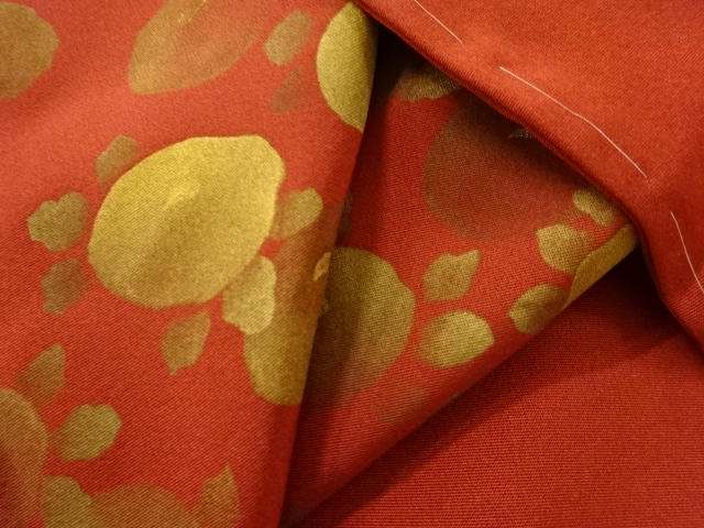  万寿菊模様絵羽道行コート